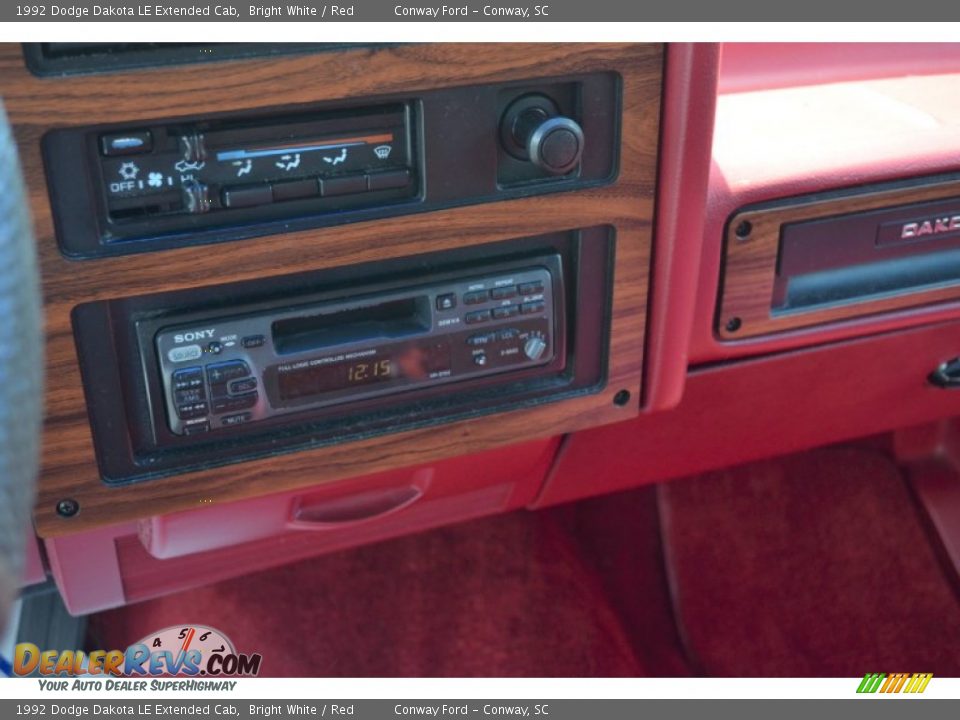 1992 Dodge Dakota LE Extended Cab Bright White / Red Photo #25