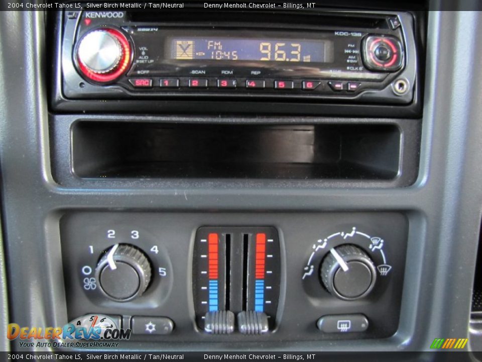 2004 Chevrolet Tahoe LS Silver Birch Metallic / Tan/Neutral Photo #18
