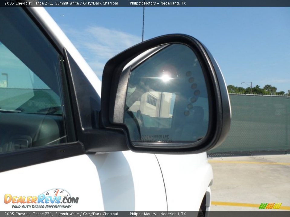 2005 Chevrolet Tahoe Z71 Summit White / Gray/Dark Charcoal Photo #17