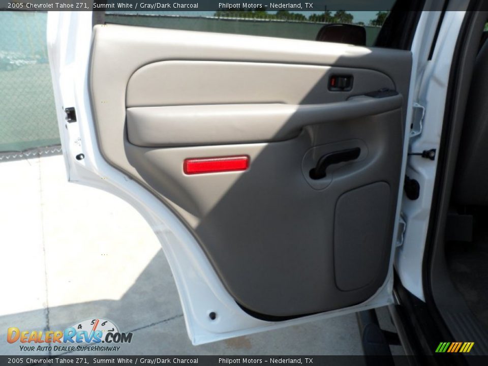2005 Chevrolet Tahoe Z71 Summit White / Gray/Dark Charcoal Photo #32