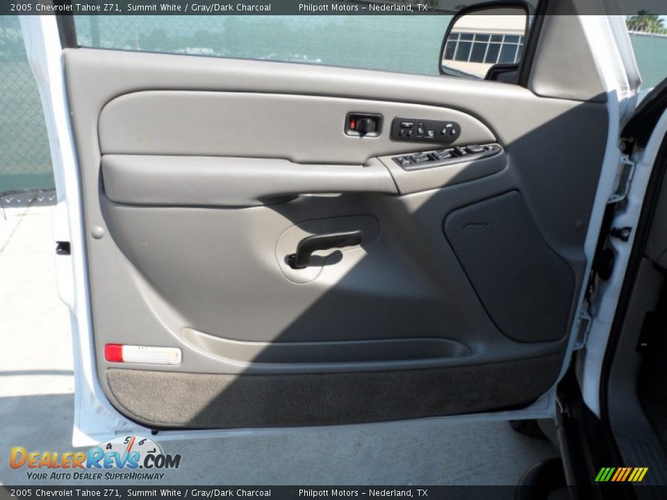 2005 Chevrolet Tahoe Z71 Summit White / Gray/Dark Charcoal Photo #34