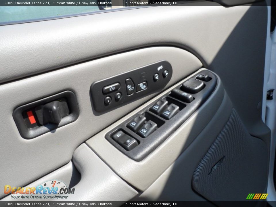 2005 Chevrolet Tahoe Z71 Summit White / Gray/Dark Charcoal Photo #35