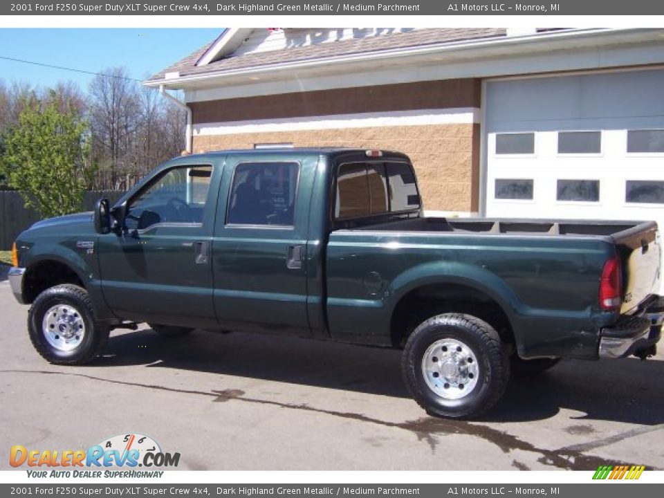 Dark Highland Green Metallic 2001 Ford F250 Super Duty XLT Super Crew 4x4 Photo #4