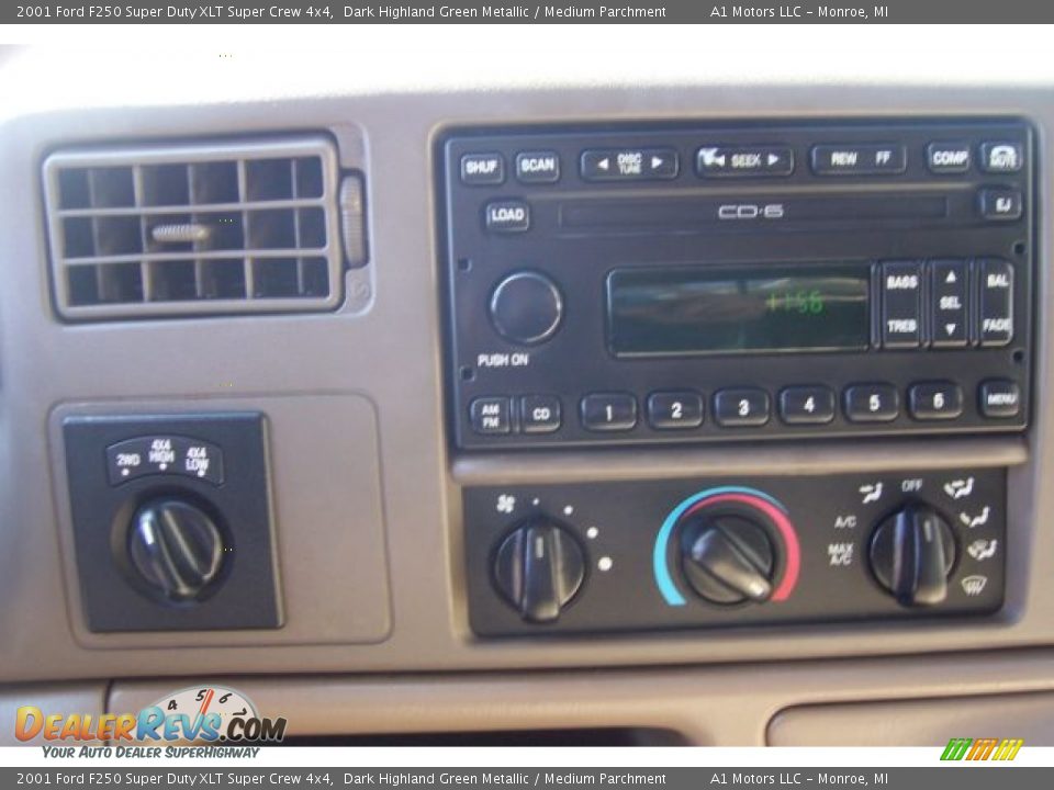 Audio System of 2001 Ford F250 Super Duty XLT Super Crew 4x4 Photo #23