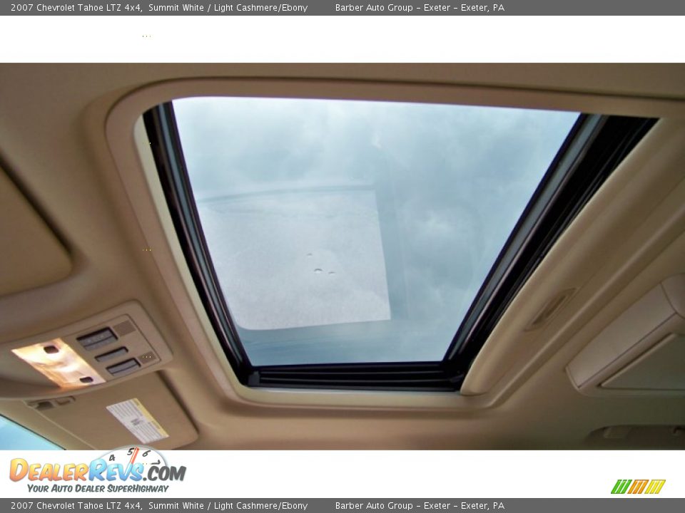 2007 Chevrolet Tahoe LTZ 4x4 Summit White / Light Cashmere/Ebony Photo #14