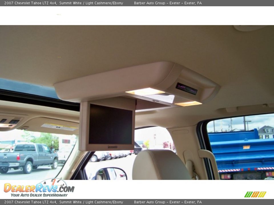 2007 Chevrolet Tahoe LTZ 4x4 Summit White / Light Cashmere/Ebony Photo #18
