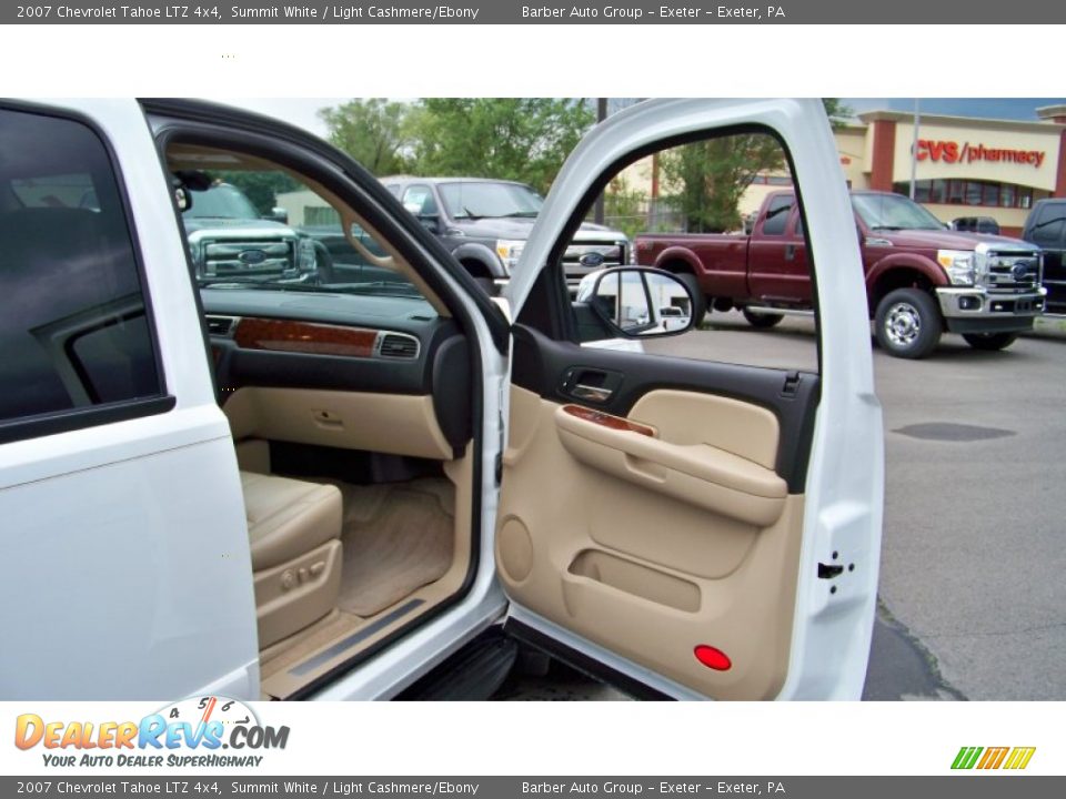2007 Chevrolet Tahoe LTZ 4x4 Summit White / Light Cashmere/Ebony Photo #22