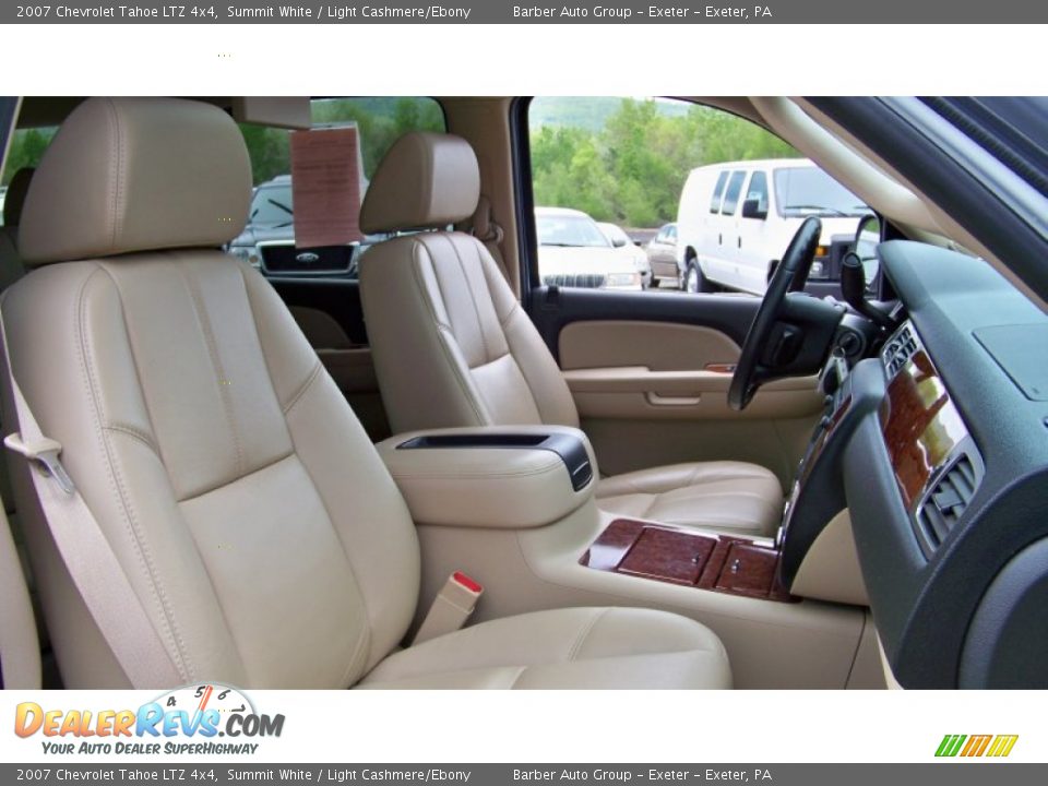 2007 Chevrolet Tahoe LTZ 4x4 Summit White / Light Cashmere/Ebony Photo #23