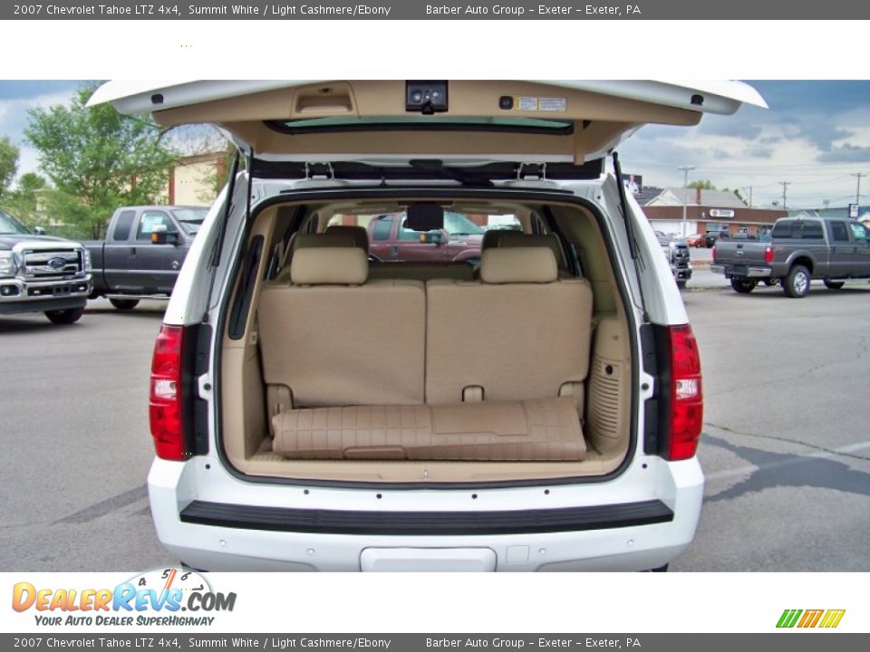 2007 Chevrolet Tahoe LTZ 4x4 Summit White / Light Cashmere/Ebony Photo #25