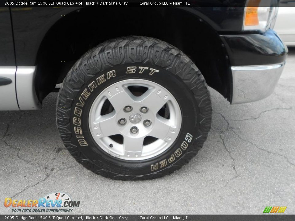 2005 Dodge Ram 1500 SLT Quad Cab 4x4 Black / Dark Slate Gray Photo #10