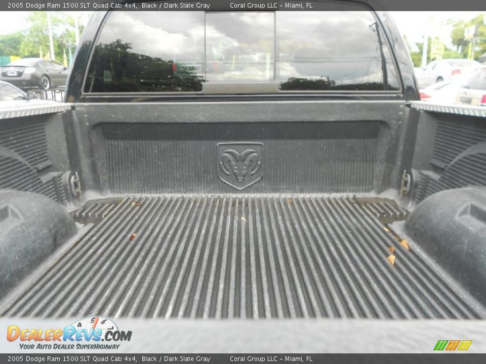2005 Dodge Ram 1500 SLT Quad Cab 4x4 Black / Dark Slate Gray Photo #11