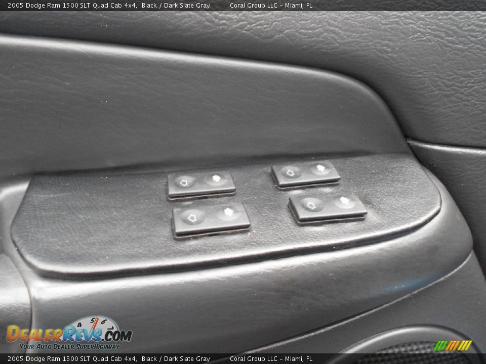 2005 Dodge Ram 1500 SLT Quad Cab 4x4 Black / Dark Slate Gray Photo #19