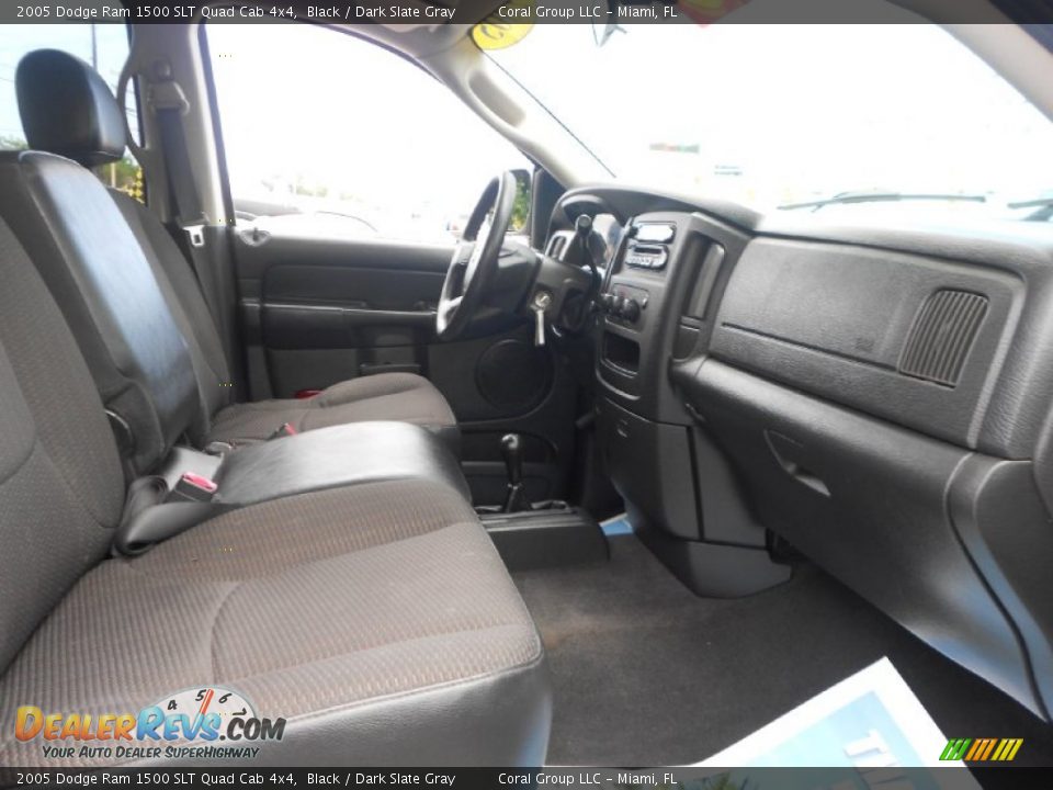 2005 Dodge Ram 1500 SLT Quad Cab 4x4 Black / Dark Slate Gray Photo #20