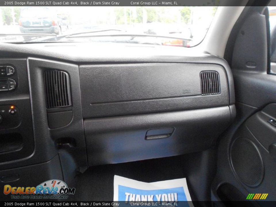2005 Dodge Ram 1500 SLT Quad Cab 4x4 Black / Dark Slate Gray Photo #23