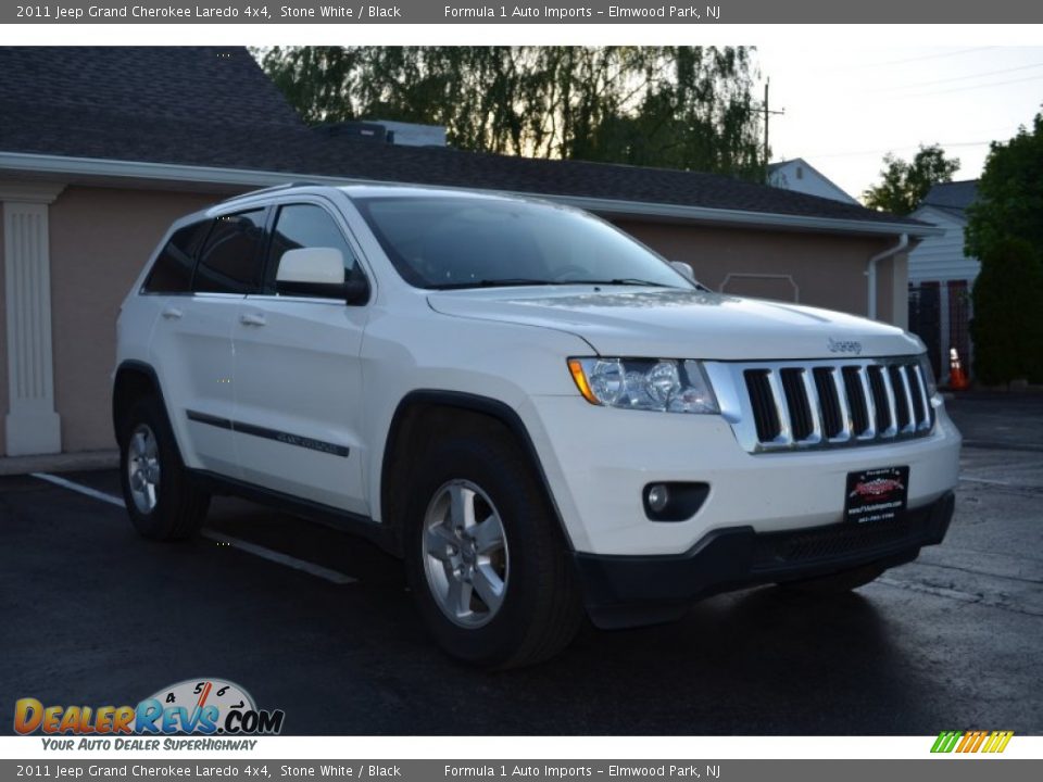 2011 Jeep Grand Cherokee Laredo 4x4 Stone White / Black Photo #1