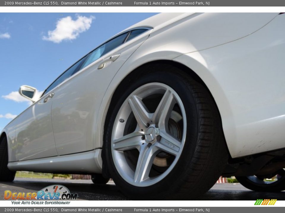 2009 Mercedes-Benz CLS 550 Diamond White Metallic / Cashmere Photo #14