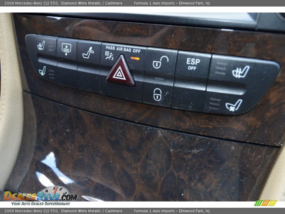 2009 Mercedes-Benz CLS 550 Diamond White Metallic / Cashmere Photo #20