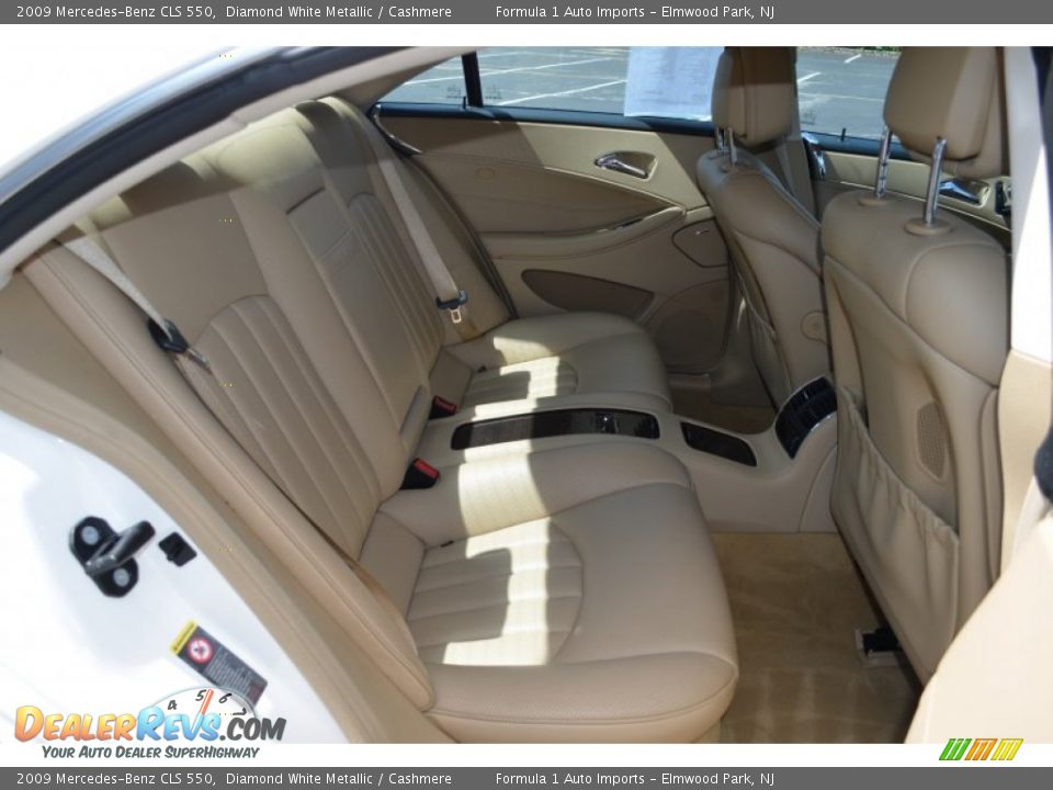 2009 Mercedes-Benz CLS 550 Diamond White Metallic / Cashmere Photo #27