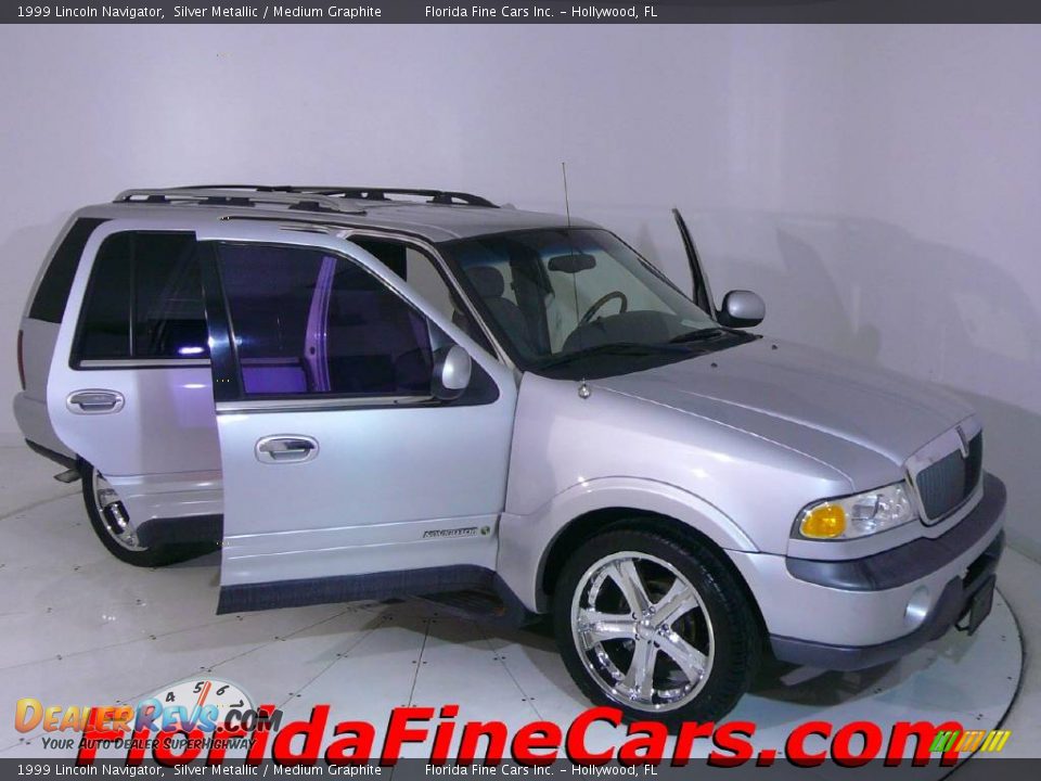 1999 Lincoln Navigator Silver Metallic / Medium Graphite Photo #7