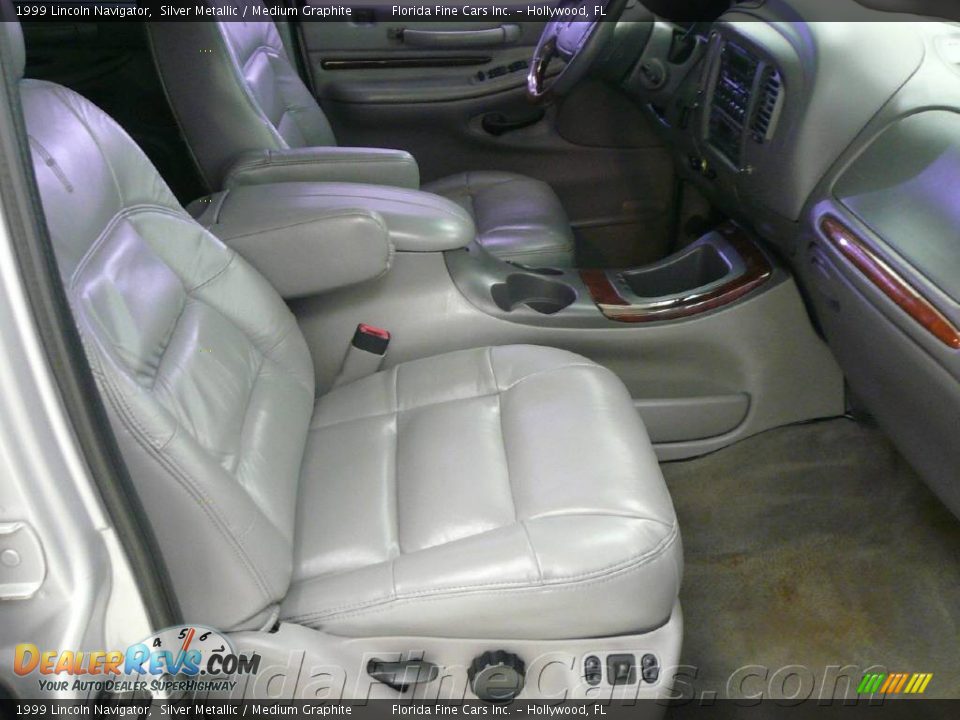 1999 Lincoln Navigator Silver Metallic / Medium Graphite Photo #13