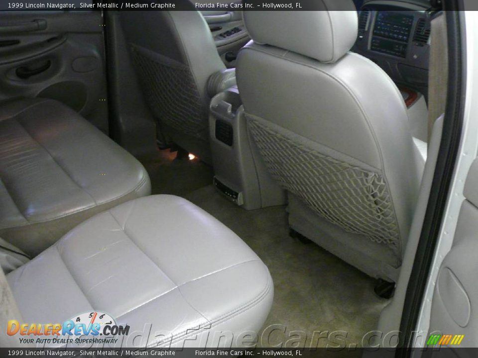 1999 Lincoln Navigator Silver Metallic / Medium Graphite Photo #15