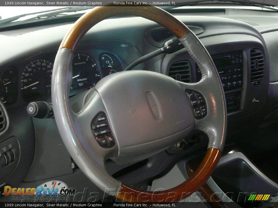 1999 Lincoln Navigator Silver Metallic / Medium Graphite Photo #17