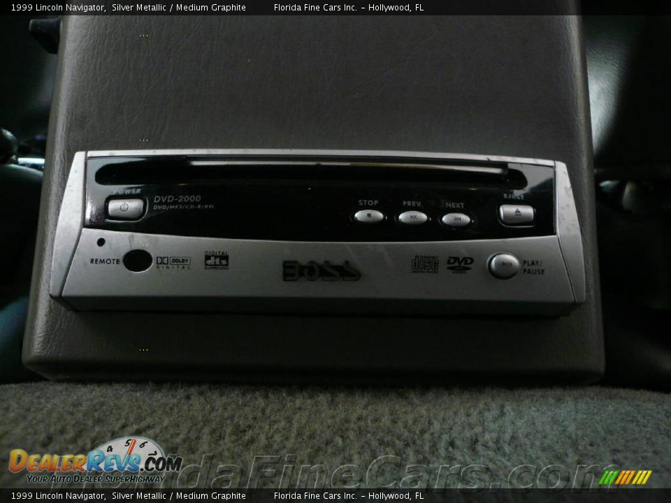 1999 Lincoln Navigator Silver Metallic / Medium Graphite Photo #18
