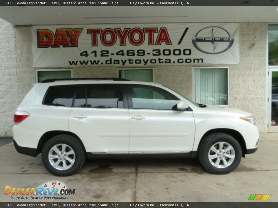 2012 Toyota Highlander SE 4WD Blizzard White Pearl / Sand Beige Photo #1