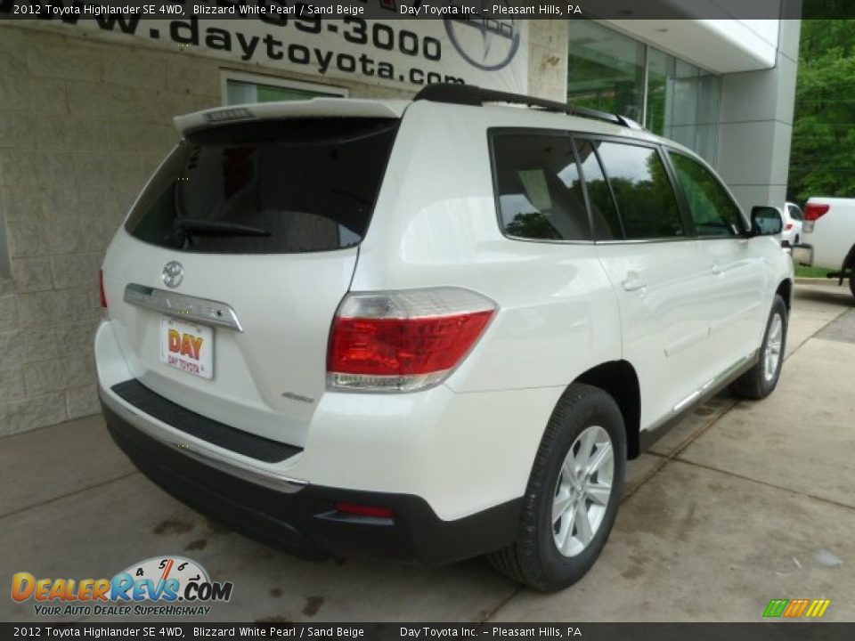 2012 Toyota Highlander SE 4WD Blizzard White Pearl / Sand Beige Photo #2