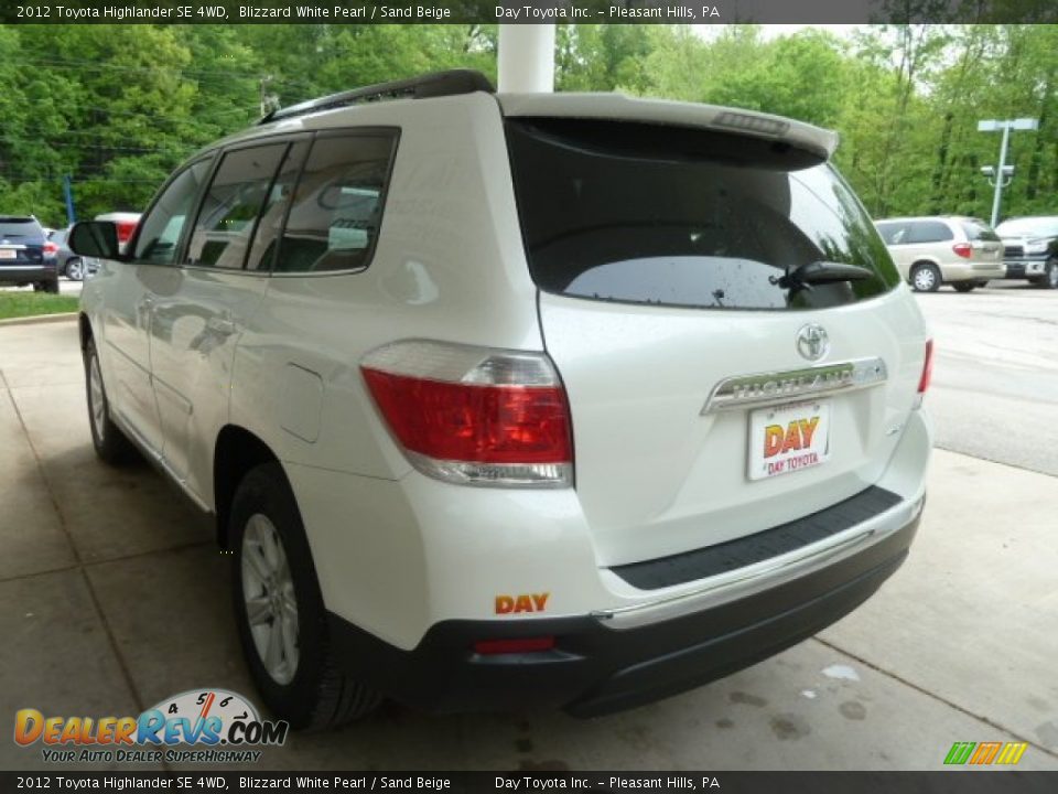 2012 Toyota Highlander SE 4WD Blizzard White Pearl / Sand Beige Photo #4