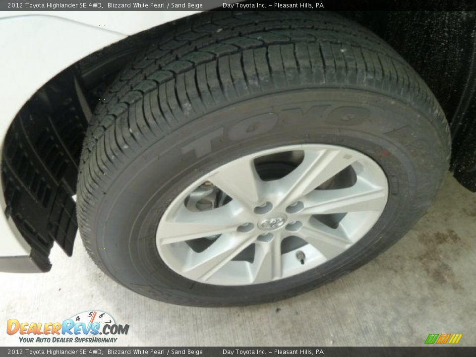 2012 Toyota Highlander SE 4WD Blizzard White Pearl / Sand Beige Photo #7