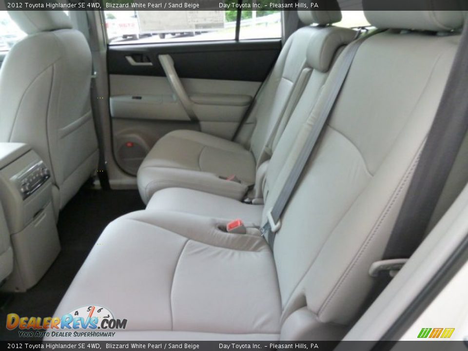 2012 Toyota Highlander SE 4WD Blizzard White Pearl / Sand Beige Photo #9