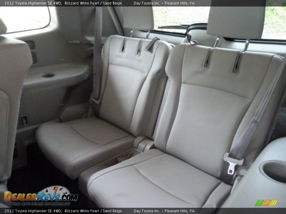 2012 Toyota Highlander SE 4WD Blizzard White Pearl / Sand Beige Photo #10