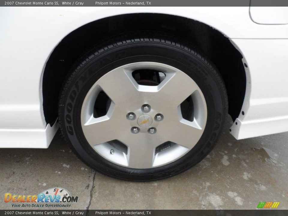 2007 Chevrolet Monte Carlo SS White / Gray Photo #13