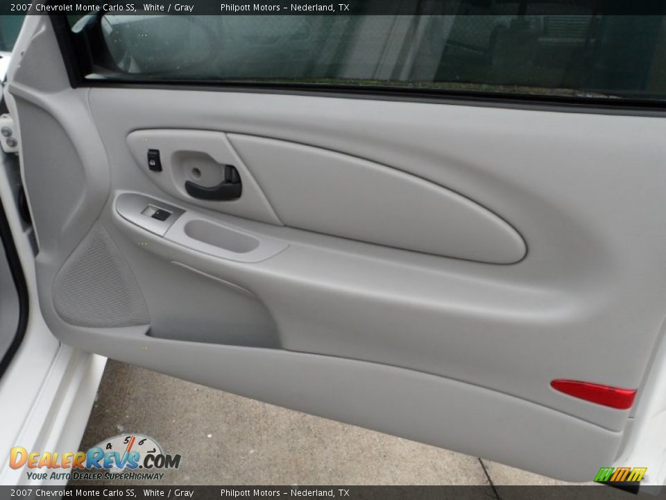 2007 Chevrolet Monte Carlo SS White / Gray Photo #16