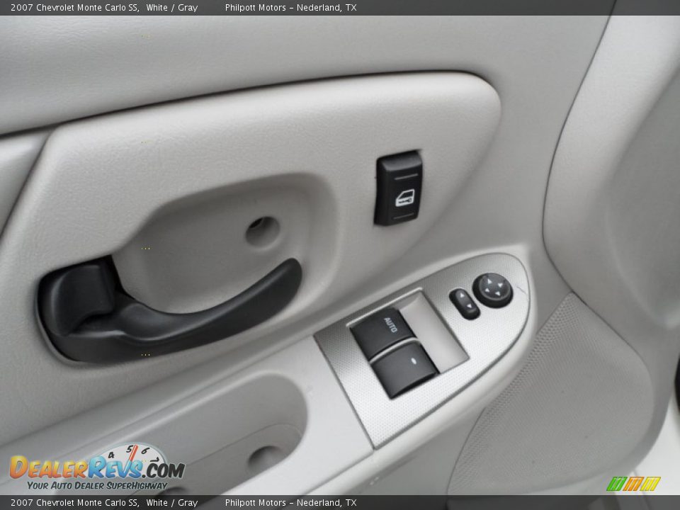 2007 Chevrolet Monte Carlo SS White / Gray Photo #22