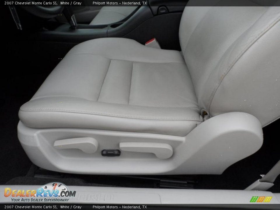 2007 Chevrolet Monte Carlo SS White / Gray Photo #24
