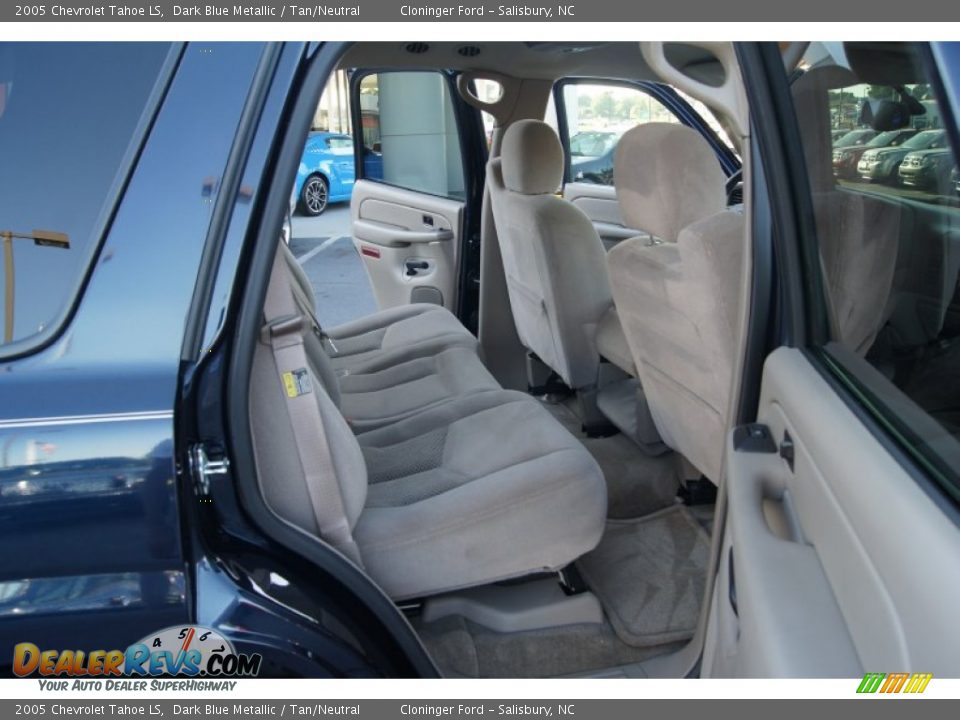 2005 Chevrolet Tahoe LS Dark Blue Metallic / Tan/Neutral Photo #11