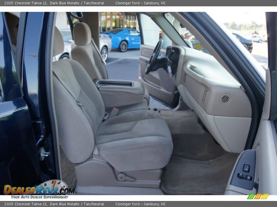 2005 Chevrolet Tahoe LS Dark Blue Metallic / Tan/Neutral Photo #12