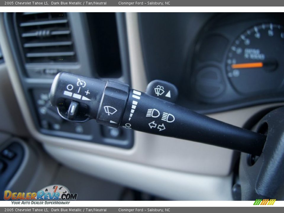 2005 Chevrolet Tahoe LS Dark Blue Metallic / Tan/Neutral Photo #24