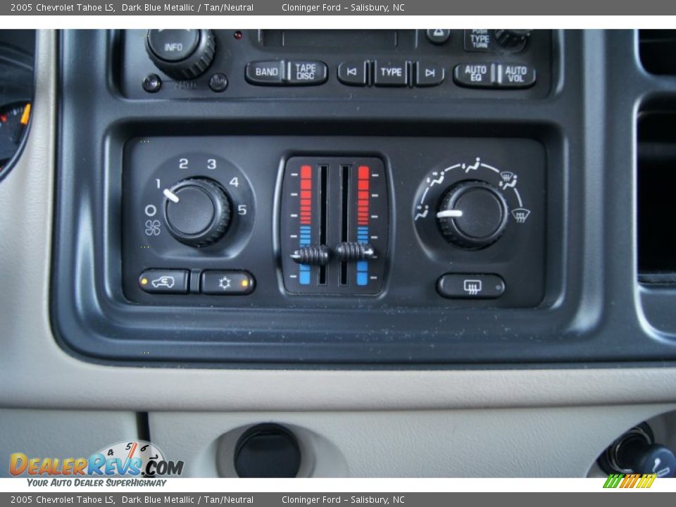 2005 Chevrolet Tahoe LS Dark Blue Metallic / Tan/Neutral Photo #30