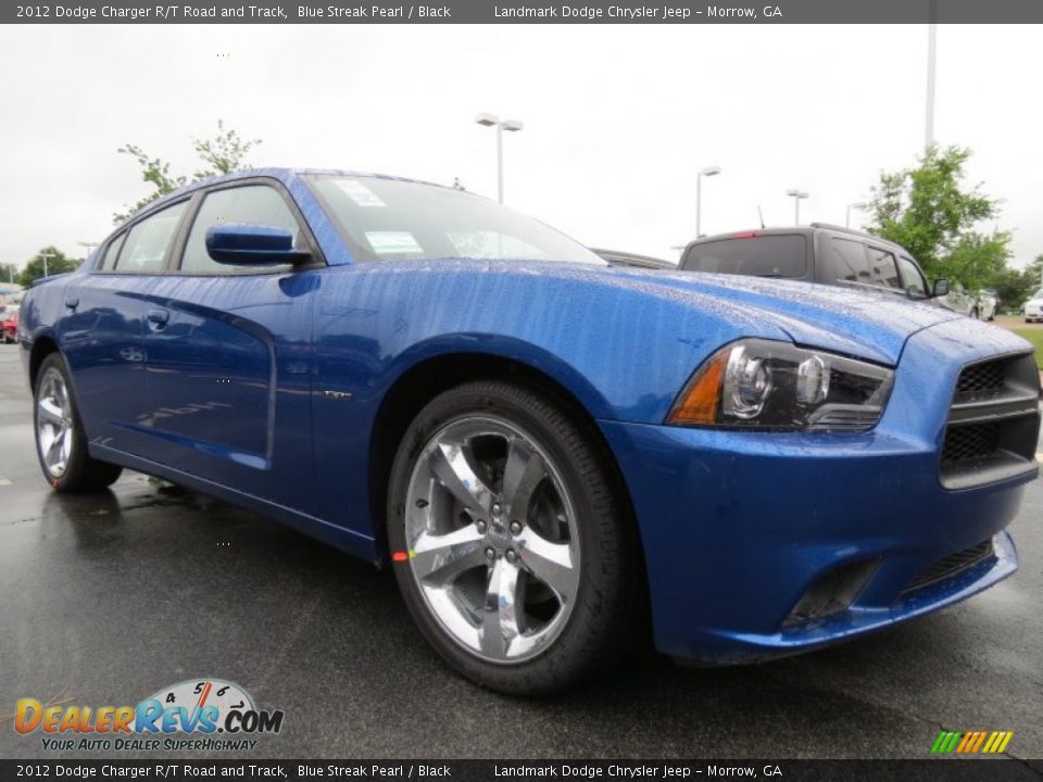 Front 3/4 View of 2012 Dodge Charger R/T Road and Track Photo #4