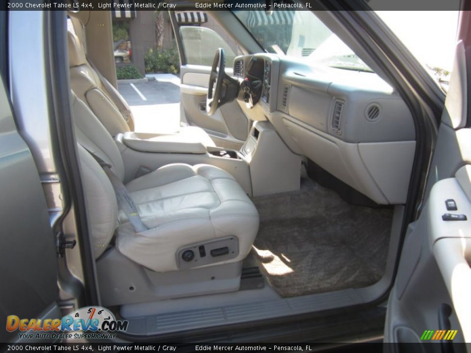 2000 Chevrolet Tahoe LS 4x4 Light Pewter Metallic / Gray Photo #30