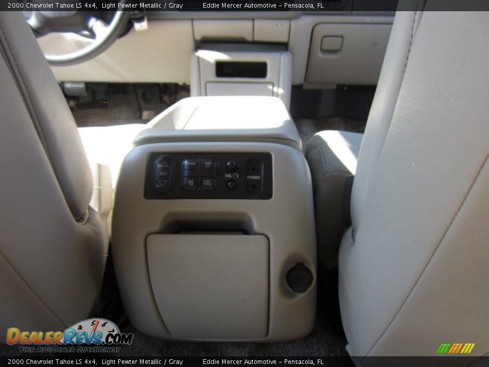 2000 Chevrolet Tahoe LS 4x4 Light Pewter Metallic / Gray Photo #33