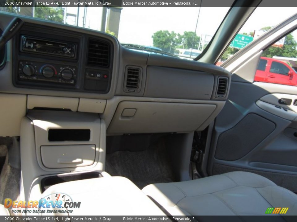 2000 Chevrolet Tahoe LS 4x4 Light Pewter Metallic / Gray Photo #35