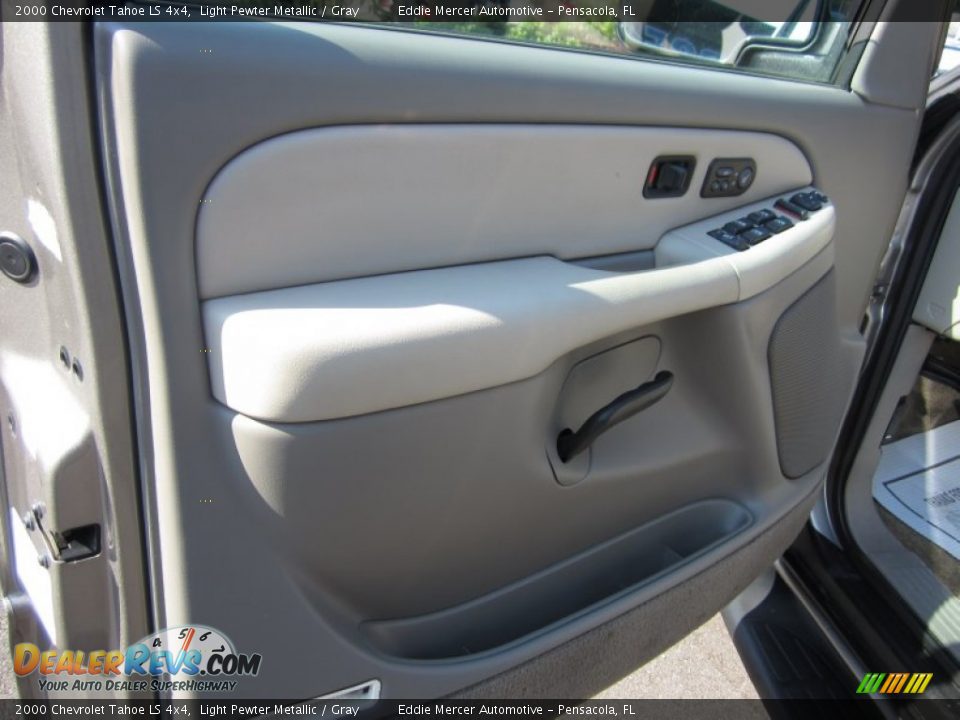 2000 Chevrolet Tahoe LS 4x4 Light Pewter Metallic / Gray Photo #36
