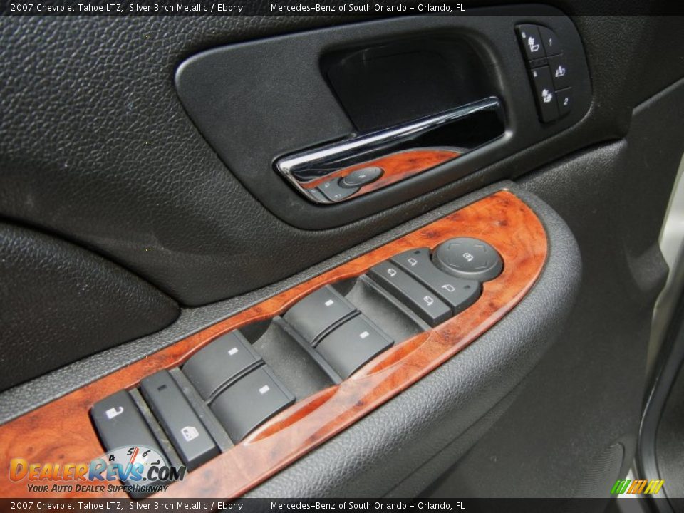 Controls of 2007 Chevrolet Tahoe LTZ Photo #14