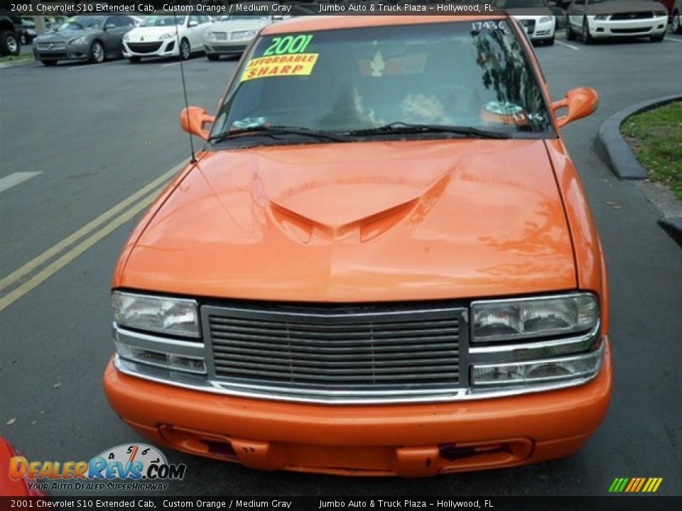 2001 Chevrolet S10 Extended Cab Custom Orange / Medium Gray Photo #3