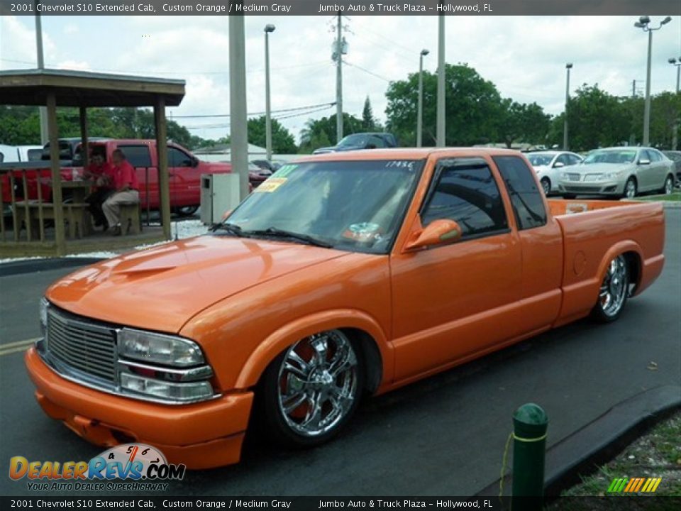 2001 Chevrolet S10 Extended Cab Custom Orange / Medium Gray Photo #5