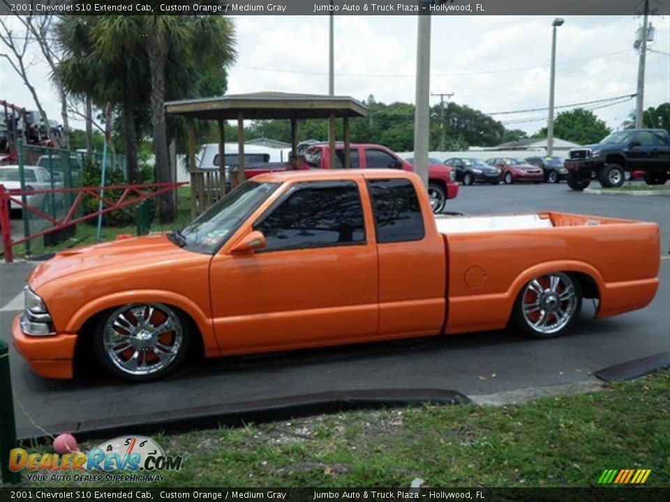 2001 Chevrolet S10 Extended Cab Custom Orange / Medium Gray Photo #6